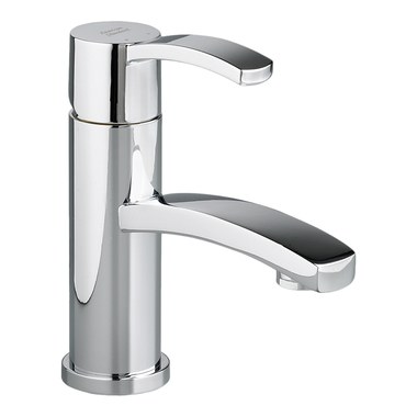 Faustina Bathroom Faucet with Pull Out Sprayer Single Handle Bathroom Basin Tap Lavatory Vanity Single Hole Vessel Sink Faucet Brass Chrome Single Hole 